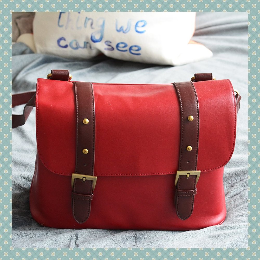 Red Camera Bag‎